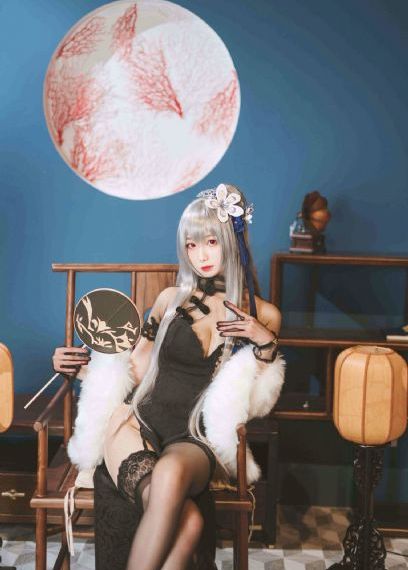 年轻的女邻居