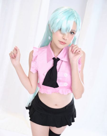 女大学生的沙龙室主演